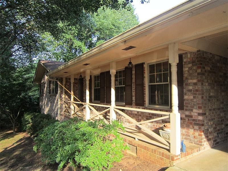 1st image of 4824 Rosewood Dr