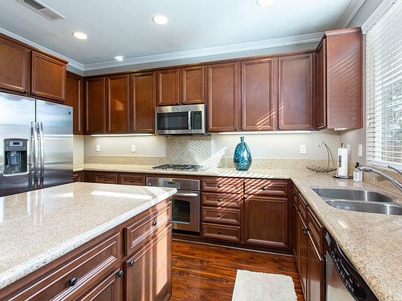 3rd image of 4796 Dartmoor Ct
