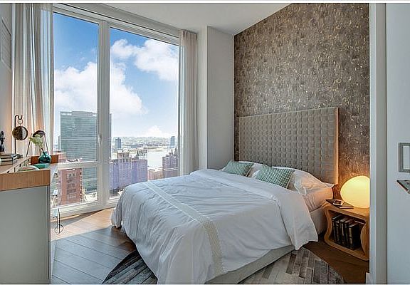 3rd image of 222 E 44th St APT 21F