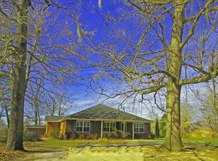 1390 Lake Shore Dr, Manning, SC 29102