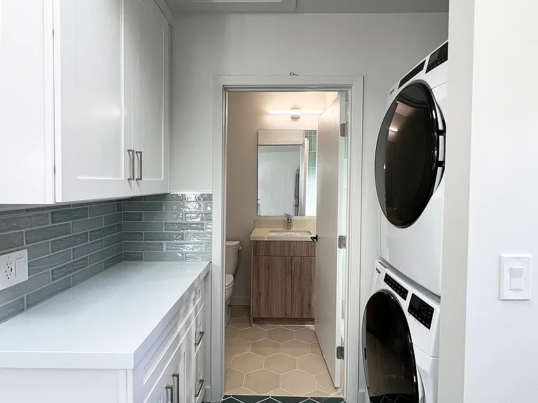 632 E 122nd St — Photo 10