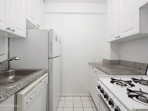 4th image of 1010 3rd Ave #6A
