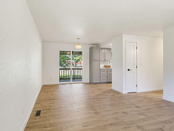 3rd image of 300 Shafer Ln APT I2
