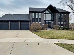 2018 Sheridan Ct, Buffalo Grove, IL 60089