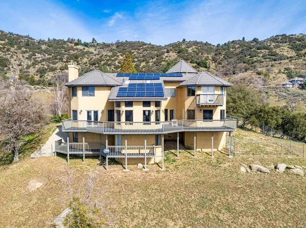 24050 Jacaranda Dr, Tehachapi, CA 93561