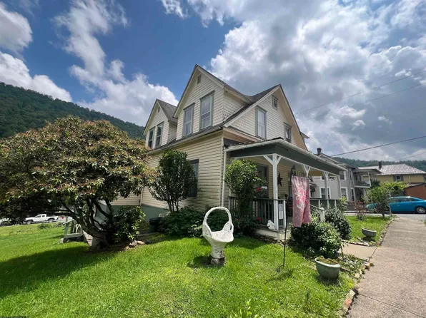 115 Walnut St, Rowlesburg, WV 26425
