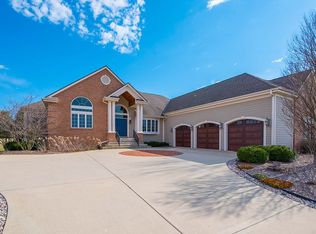 W251S5204 Poppy Fields Rd, Waukesha, WI 53189