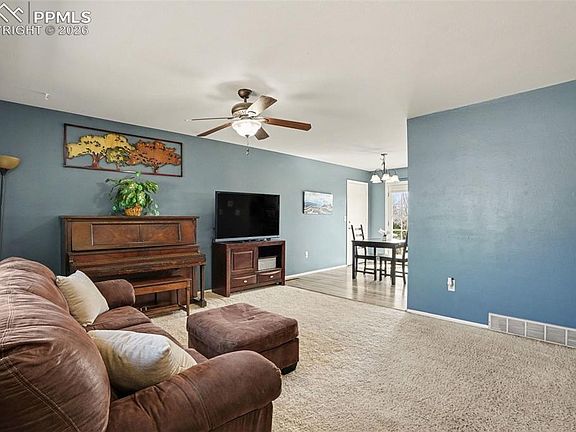 4th image of 5465 Escondido Dr