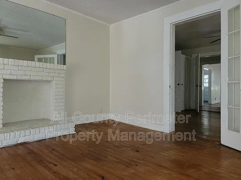 896 Dorothy St — Photo 6