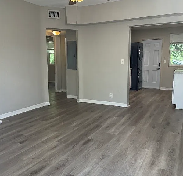 1575 W 19th St #3 — Photo 6