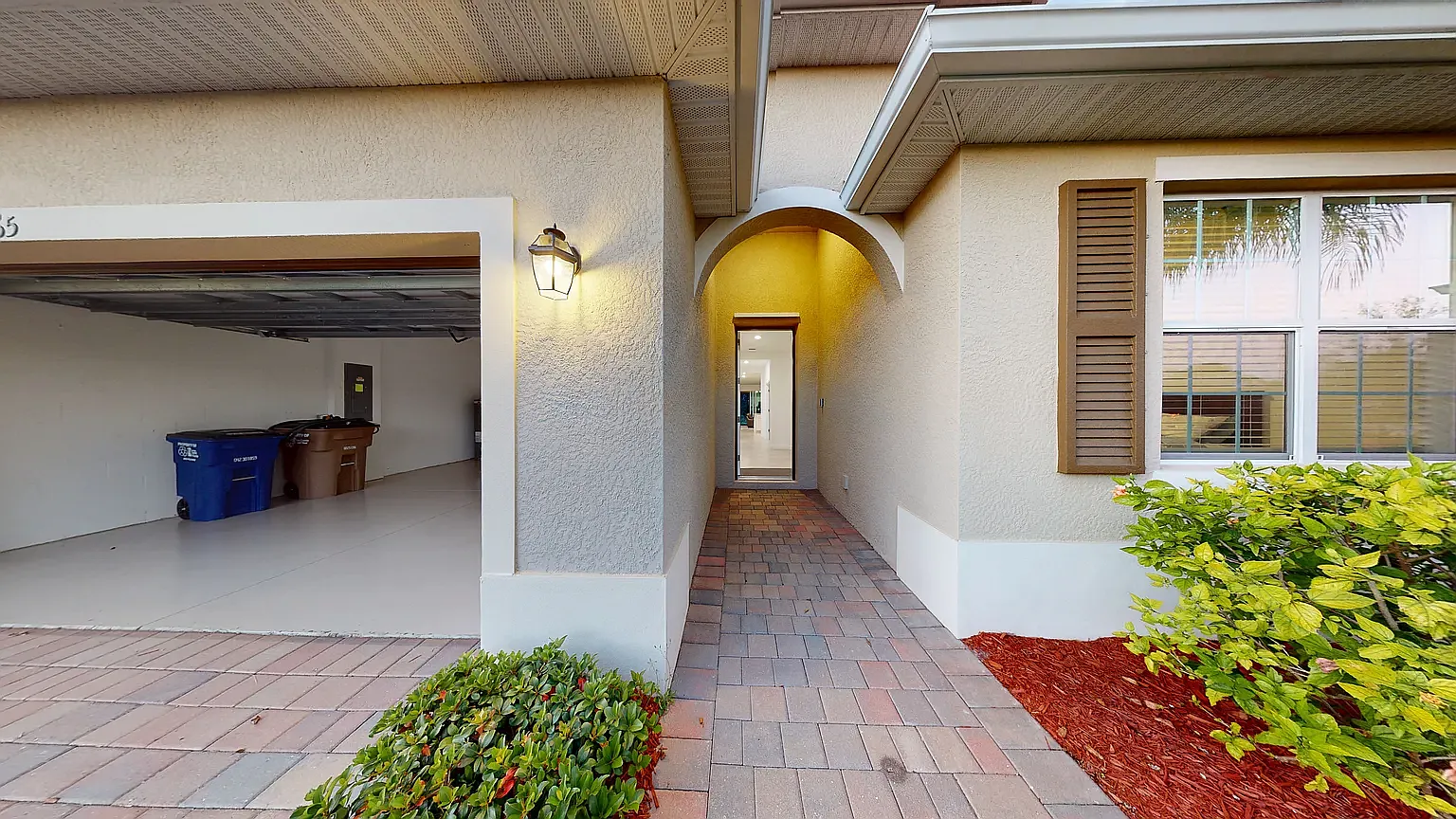 3 bed, 2201 sqft, $2,475 — Photo 2