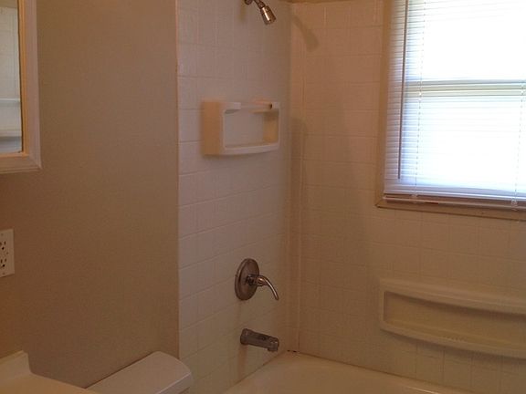 5th image of 5208 Ruskin Pl W