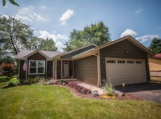 249 Briar Cliff St SW, Poplar Grove, IL 61065
