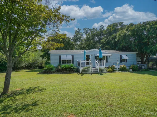 319 Dogwood Ln, Badin, NC 28009