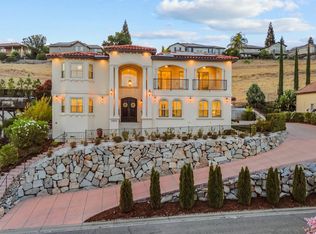 2586 Clubhouse Dr, Rocklin, CA 95765