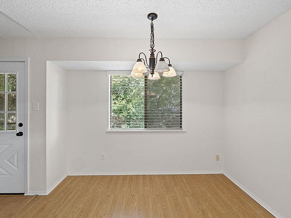 4th image of 1030 Wisteria Trl
