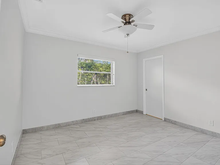 937 Banyan Dr — Photo 15