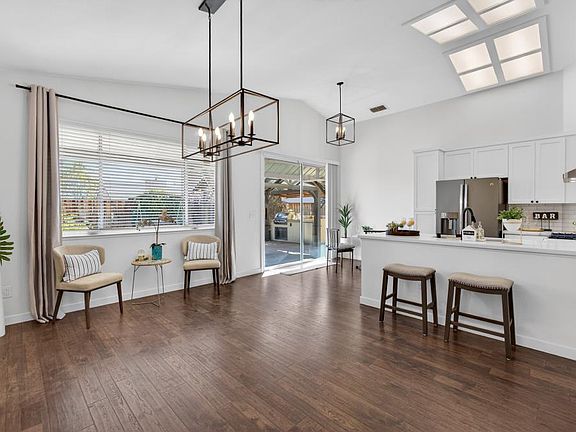 4th image of 853 Rathbone Cir