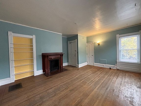 3rd image of 2652 Bryant Ave S APT 4