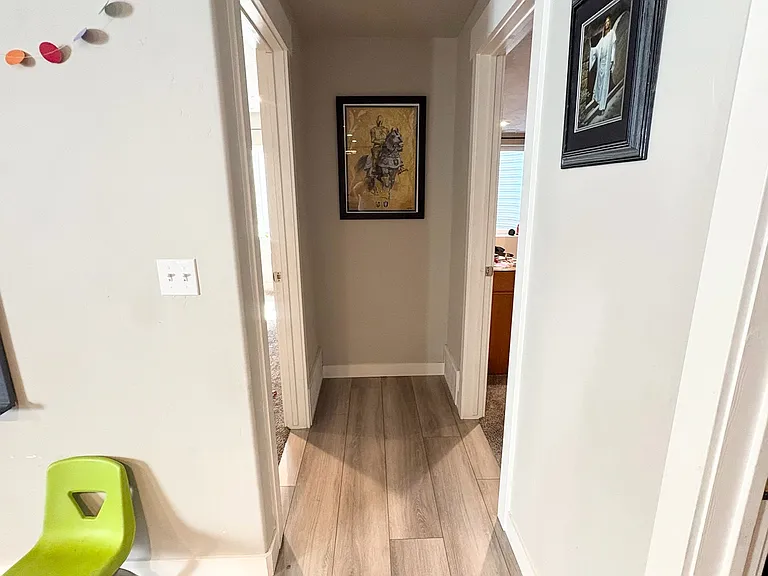 1128 N Coachman Ln — Photo 25