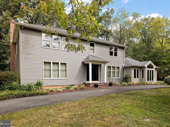 202 Saddler Ln, Wilmington, DE 19803