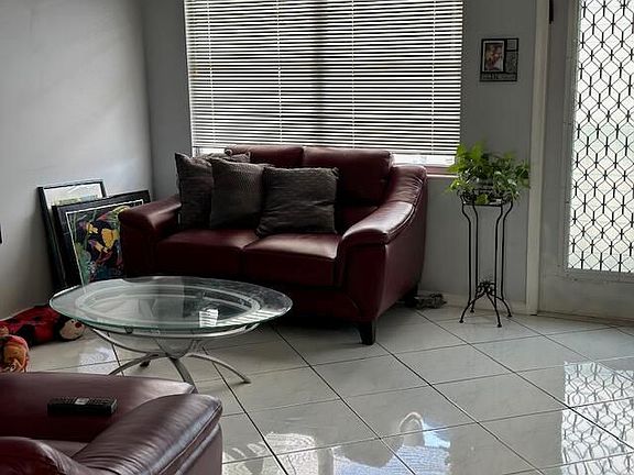 5th image of 3061 Exeter Dr