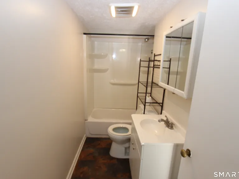 24 Brook St — Photo 7
