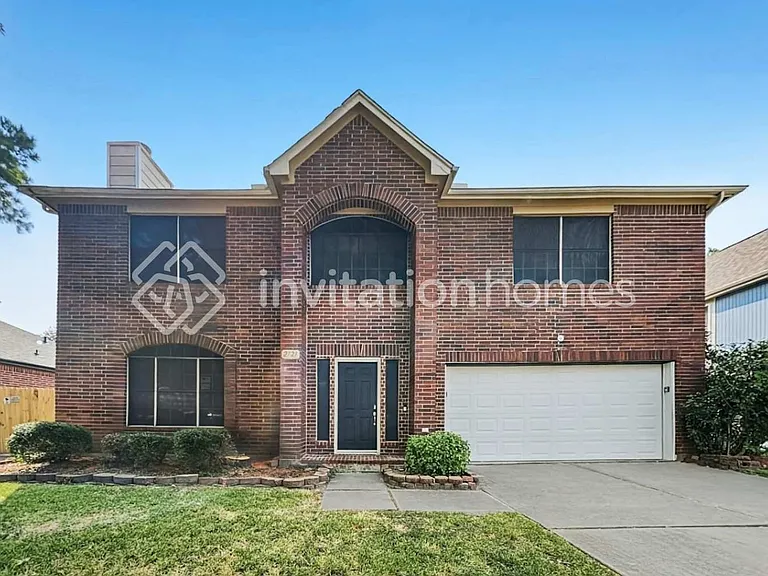 2721 Leroy St — Photo 1