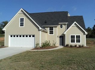 221 Rockwell Ct, Winder, GA 30680