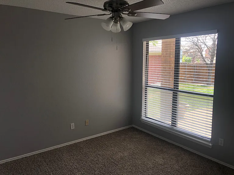 1002 Alameda Dr — Photo 18
