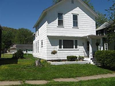1st image of 608 W Spruce St