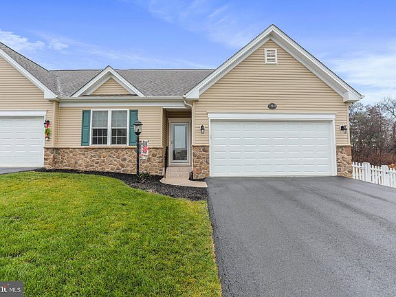 3rd image of 13912 Patriot Way