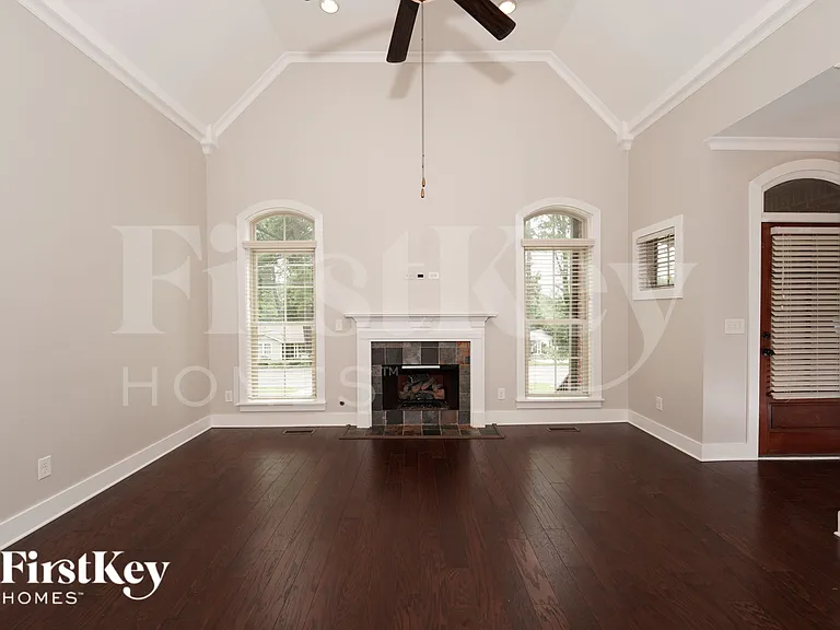 1016 Alford Ave — Photo 3
