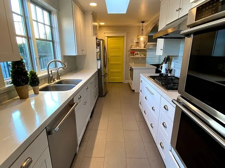 5921 McDonie Ave — Photo 5