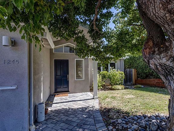 4th image of 1245 Tilia St