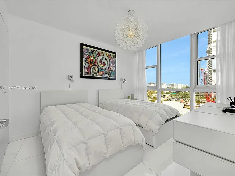 18201 Collins Ave #1002 — Photo 2