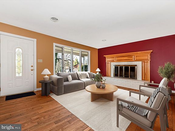 2nd image of 3 Bedrock Cir