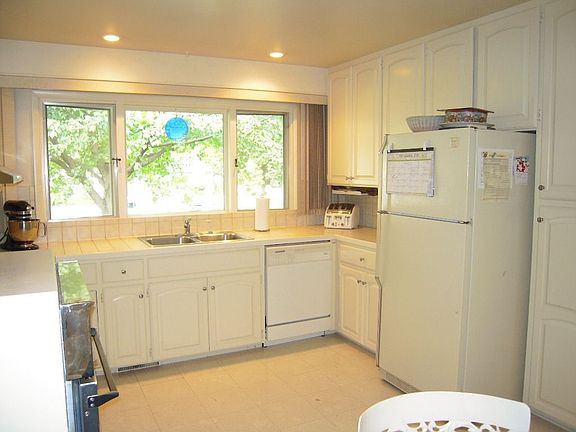 Bright, Eat In Kitchen!