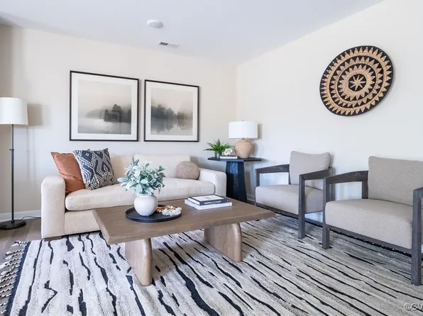 940 Encore Autumn Ln #A-8, Richmond, VA 23227