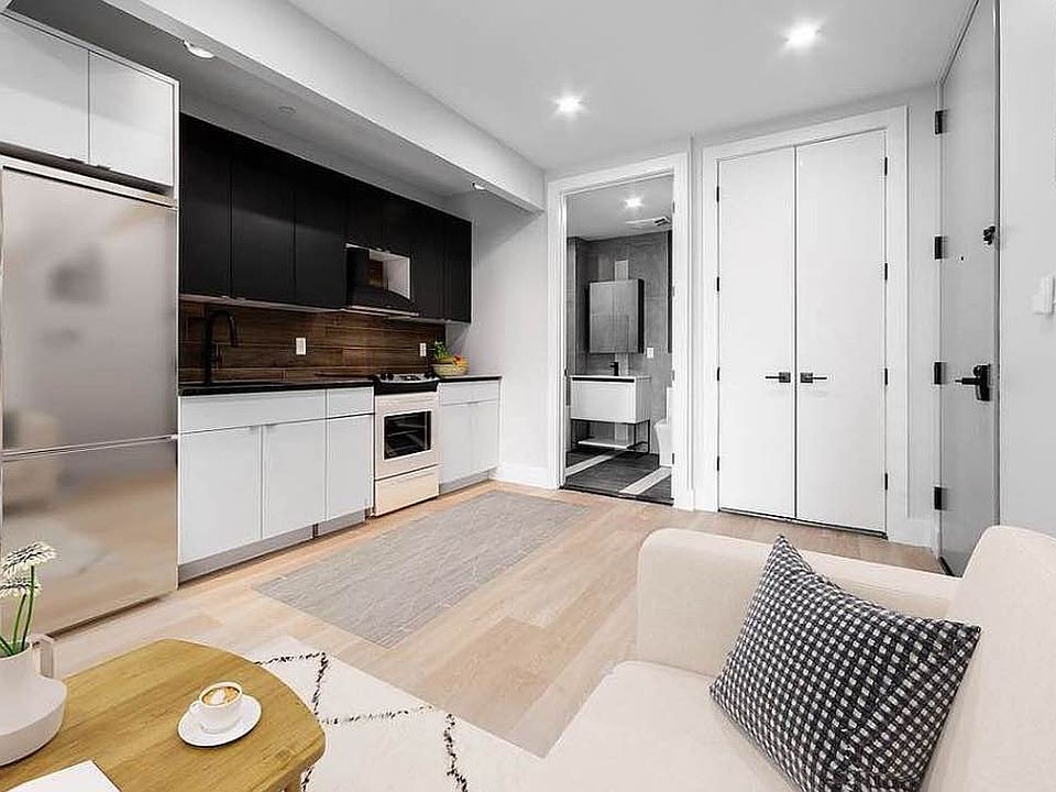 1st image of 945 Carroll St #6