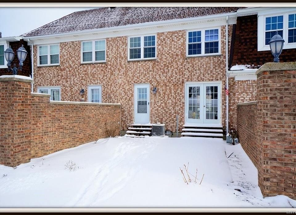 1st image of 50-4 Carriage Dr
