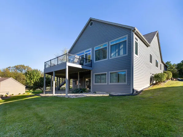 5 Gleneagle Dr, Galena, IL 61036