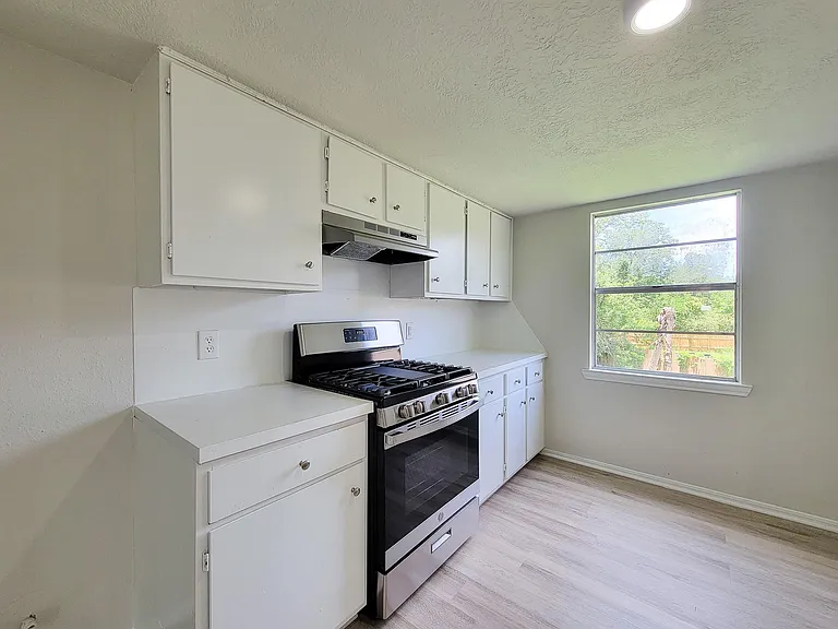 8719 Valley Song Dr — Photo 16