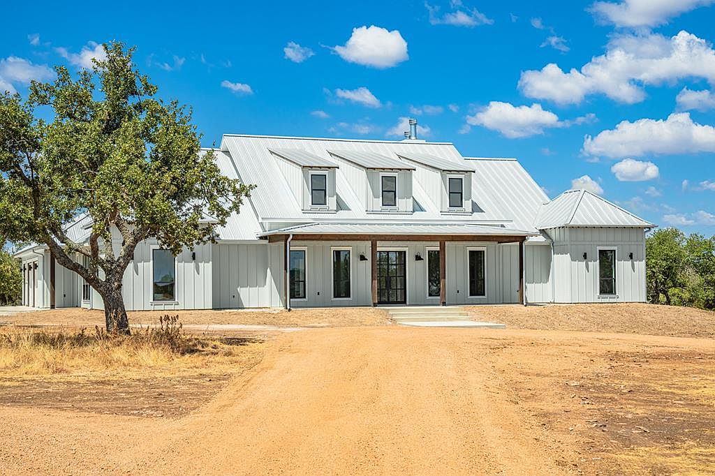 370 W Hartmann Ranch Way, Fredericksburg, TX 78624 | MLS #89157 | Zillow