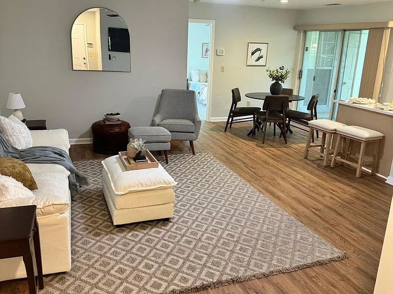 2 Ashlar Hill Ct #2 — Photo 3