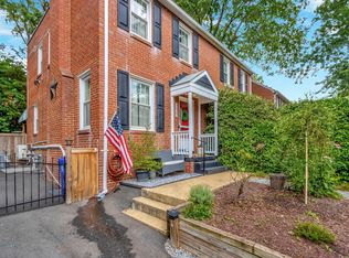 3627 1st Rd S, Arlington, VA 22204