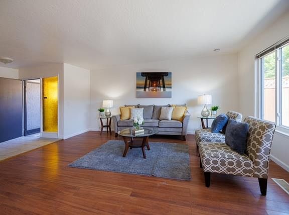 4th image of 2604 Melissa Ct