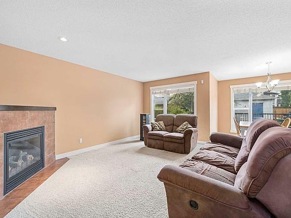 5th image of 695 New Brighton Dr SE