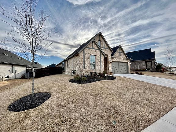 2nd image of 2814 Silver Leaf Cir