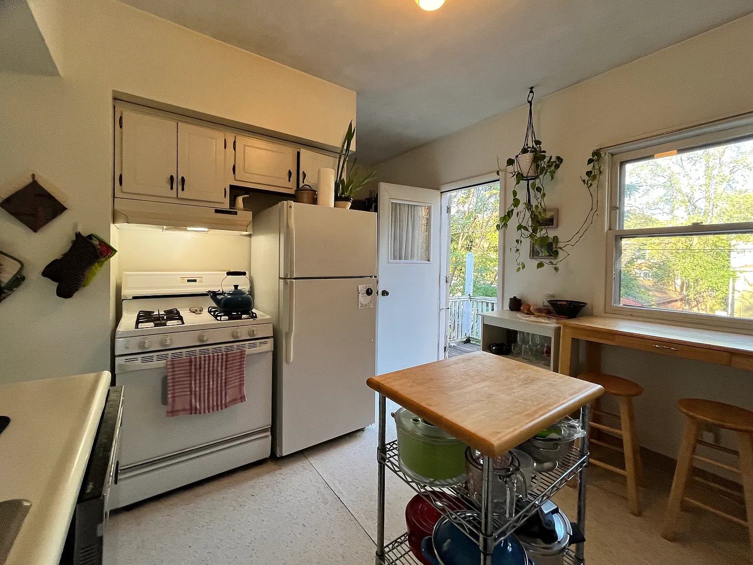 2 bed, 750 sqft, $1,695 — Photo 2